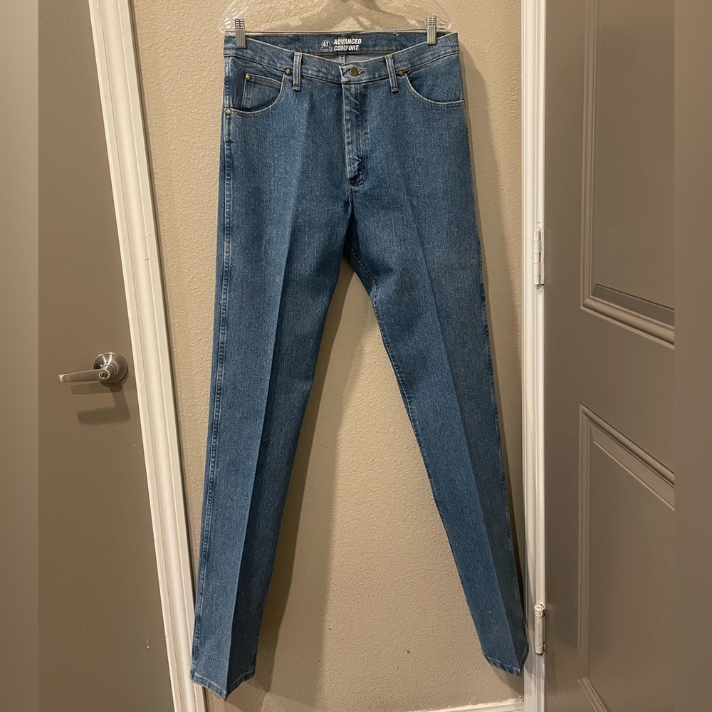 Men’s Wrangler Jeans (34x38) - Advanced Comfort